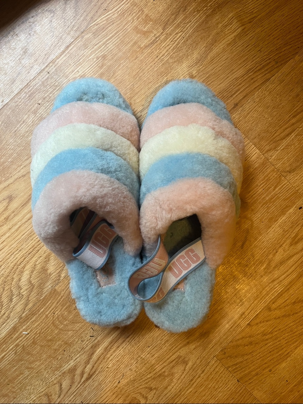 UGG women’s  Pastel Rainbow Cozy Slippers - Pink & Blue